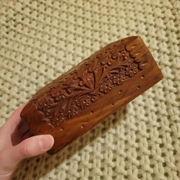 Vintage Handmade Wooden Floral Carving Jewelry Trinket Box India Wood - Picture 3 of 6